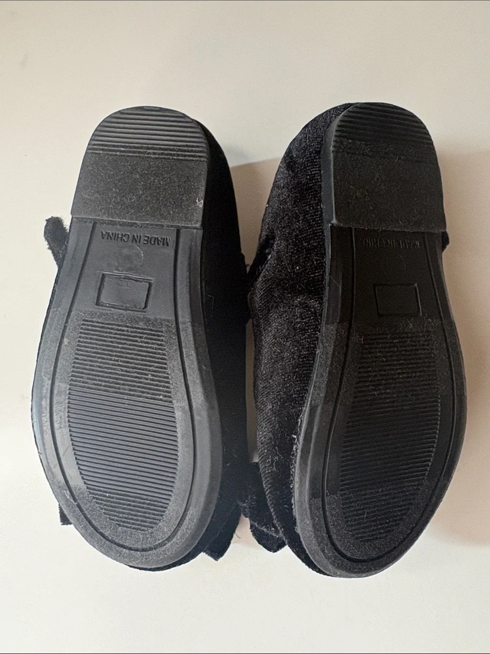 Crazy 8 Black Velvet Mary Jane Shoes with Bow- Toddler 4